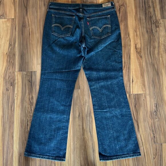 Levi's 515 Bootcut Jeans - Picture 5 of 8
